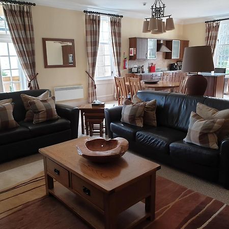 Cameron House On Loch Lomond Alexandria Bagian luar foto The interior of a typical apartment at the hotel