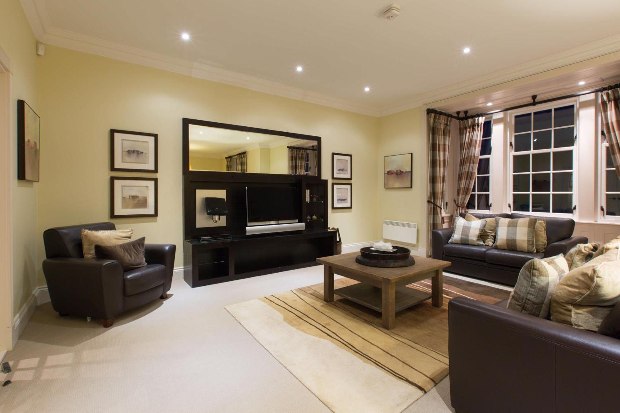 Cameron House On Loch Lomond Alexandria Bagian luar foto A living room in a private house