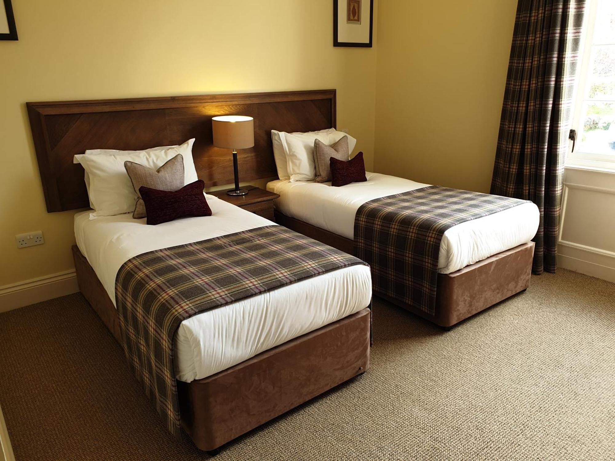 Cameron House On Loch Lomond Alexandria Bagian luar foto A twin room